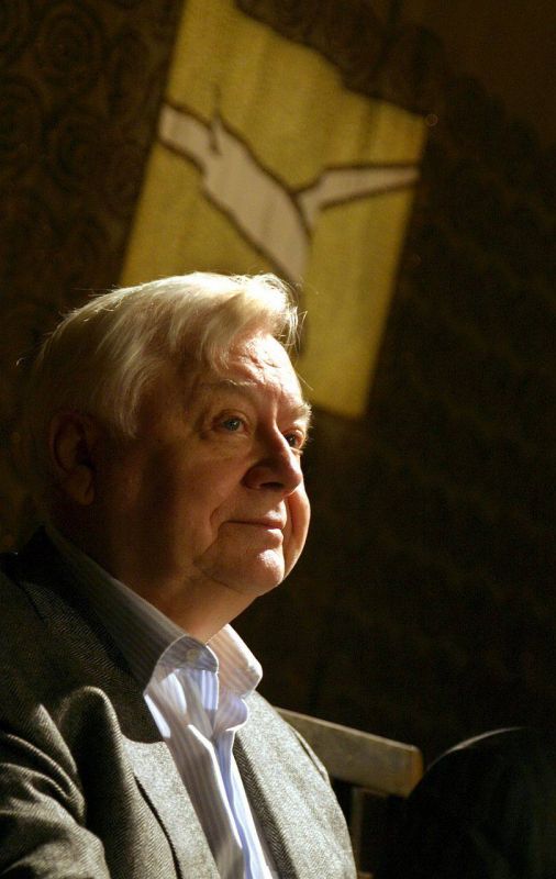   90        (1935-2018),    ,       , ,        