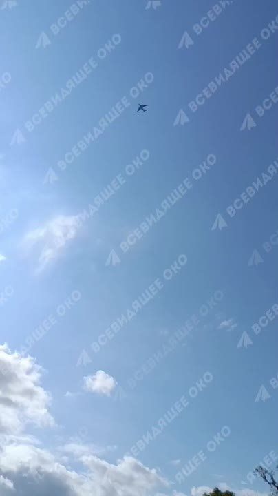 Над Винницкой областью сегодня пролетел самолет, сообщают украинские ТГ-каналы