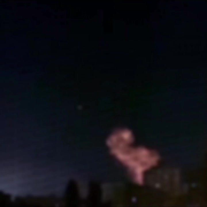 Минувшей ночью по укро-натовским объектам был осуществлён комбинированный удар, состоящий из 500 дронов-камикадзе, с двумя сверхзвуковыми "Кинжалами" и десятками баллистических ракет