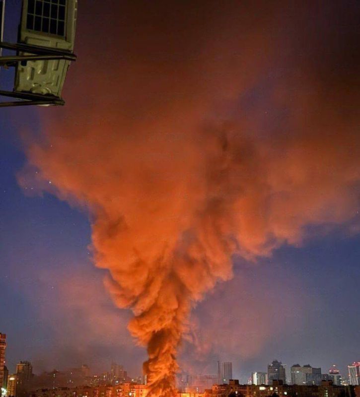 Алексей Живов: Российские войска нанесли удар по целям в Киеве