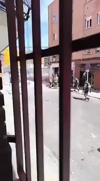 Не менее 25 человек пострадали из-за взрыва в одном из кафе Мадрида