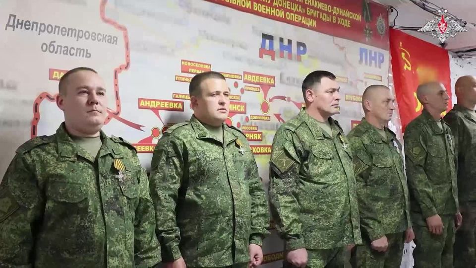 Минобороны России: Начальник Генерального штаба Вооруженных Сил Российской Федерации – командующий Объединенной группировкой войск (сил) в зоне проведения специальной военной операции генерал армии Валерий Герасимов проверил...