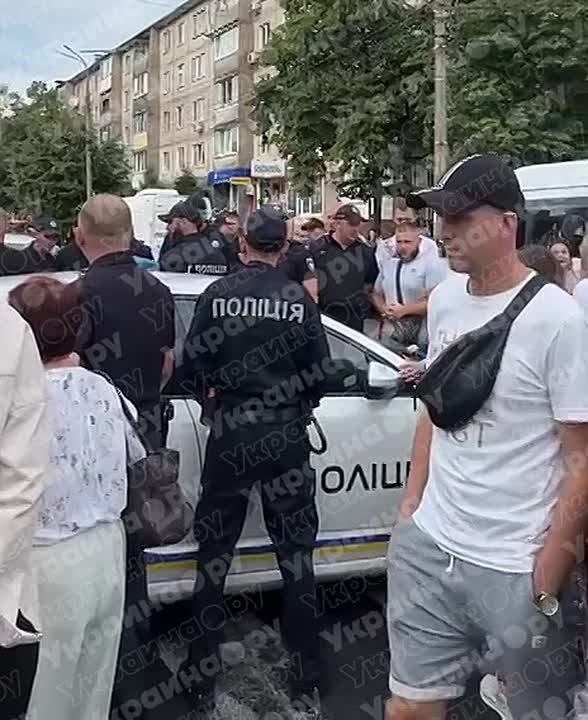 В Виннице прохожие заступились за мужчину, которого пытались мобилизовать полицаи