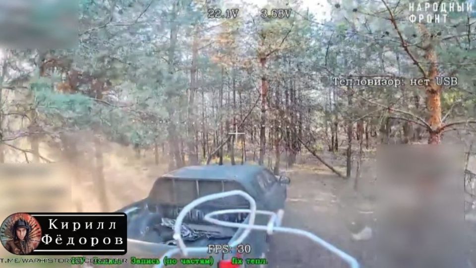 Утилизация украинских пикапов прямо на месте дислокации Утилизация украинских пикапов прямо на месте дислокации