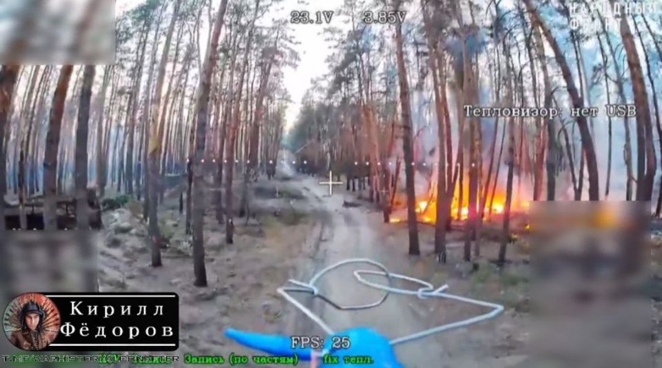 Утилизация украинских пикапов прямо на месте дислокации Утилизация украинских пикапов прямо на месте дислокации