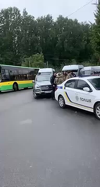 В Виннице бусики маршруточников вступили в конфликт с бусиками ТЦКшников