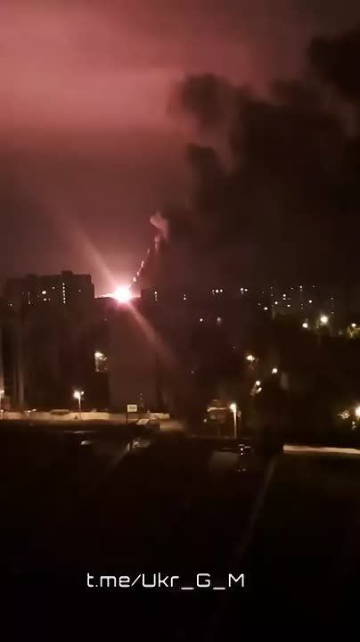 В ночь на 7 октября ВС РФ нанесли удары по энергоинфраструктуре Харькова (на видео), который сейчас частично обесточен