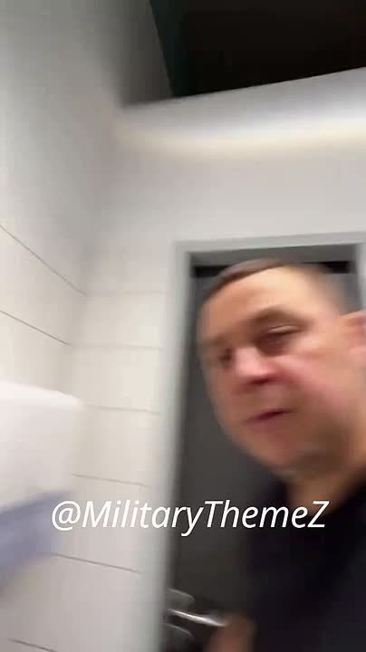 Попал первобытный в цивилизацию