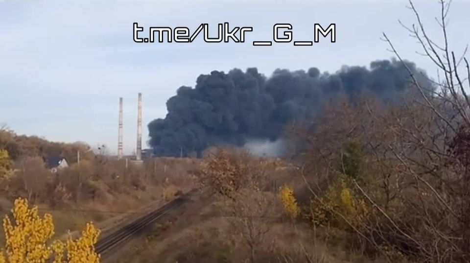 Последствия комбинированного удара ВС РФ 30 октября по Ладыжинской ТЭС в Винницкой области все еще не ликвидировано