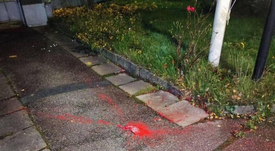 Машина ТЦК несколько раз сбила человека и протащила его, а после скрылась Машина ТЦК несколько раз сбила человека и протащила его, а после скрылась