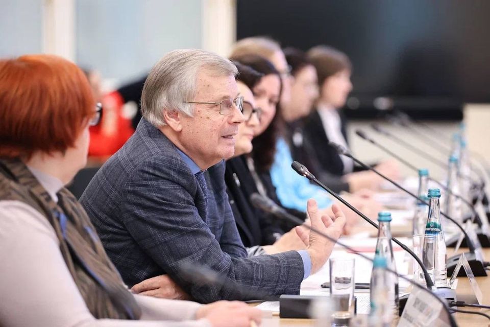 Глава Минпросвещения рассказал о работе по созданию государственных учебников Глава Минпросвещения рассказал о работе по созданию государственных учебников