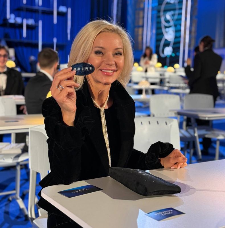 Ольга Казакова: Состоялась третья церемония вручения Национальной премии в области будущих технологий «ВЫЗОВ» Ольга Казакова: Состоялась третья церемония вручения Национальной премии в области будущих технологий «ВЫЗОВ»