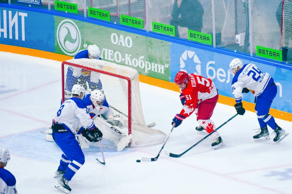 Товарищеский матч «Легенд хоккея» и «Ветеранов Брестской области» Товарищеский матч «Легенд хоккея» и «Ветеранов Брестской области»