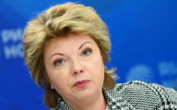 Закон о защите русского языка - это закон не о "запрете иностранного, а о возвращении своего", объяснила советник президента Елена Ямпольская в интервью Павлу Зарубину для ИС "Вести"