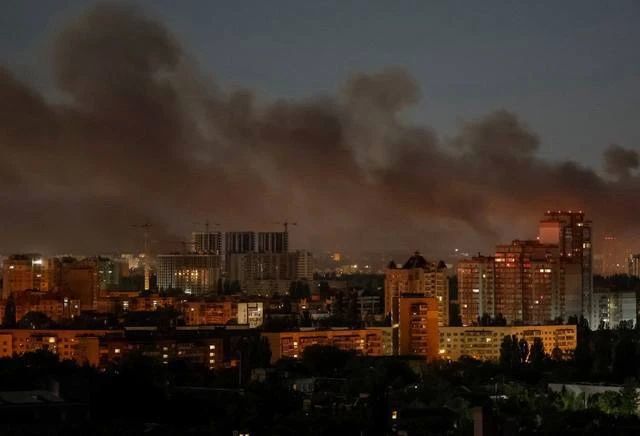 Евгений Лисицын: Ночью ВС РФ нанесли массированный удар высокоточным оружием и БПЛА по объектам военной инфраструктуры Украины, сообщили в Минобороны России Евгений Лисицын: Ночью ВС РФ нанесли массированный удар высокоточным оружием и БПЛА по объектам военной инфраструктуры Украины, сообщили в Минобороны России