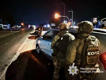 #украина_под_микроскопом. Пьяный ВСУшник устроил ДТП и угрожал окружающим гранатой